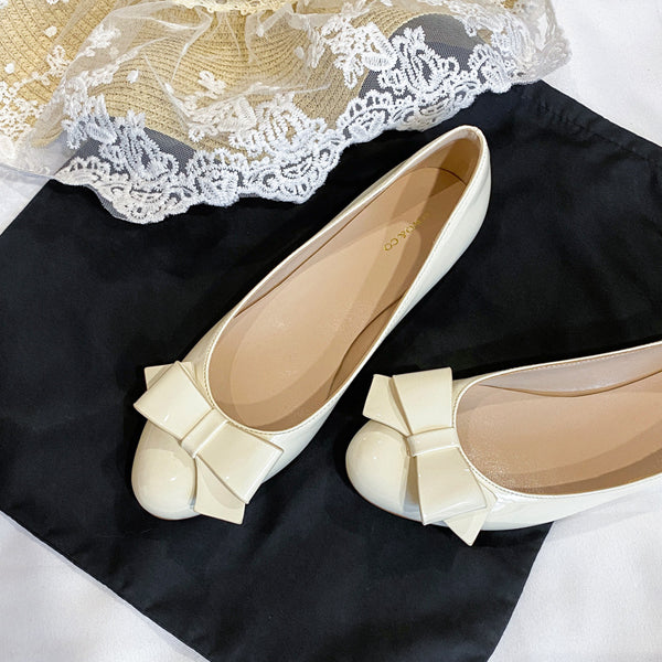 Women’s red bottom flats